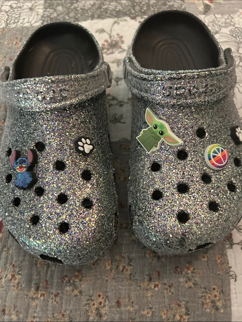 CROCS Glitter Silver women’s Clog Sandals with Charms size 7 new